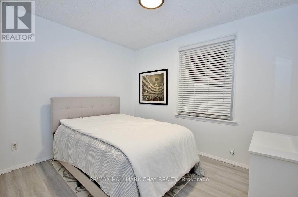 #2 -65 HOLLAND ST W, #2