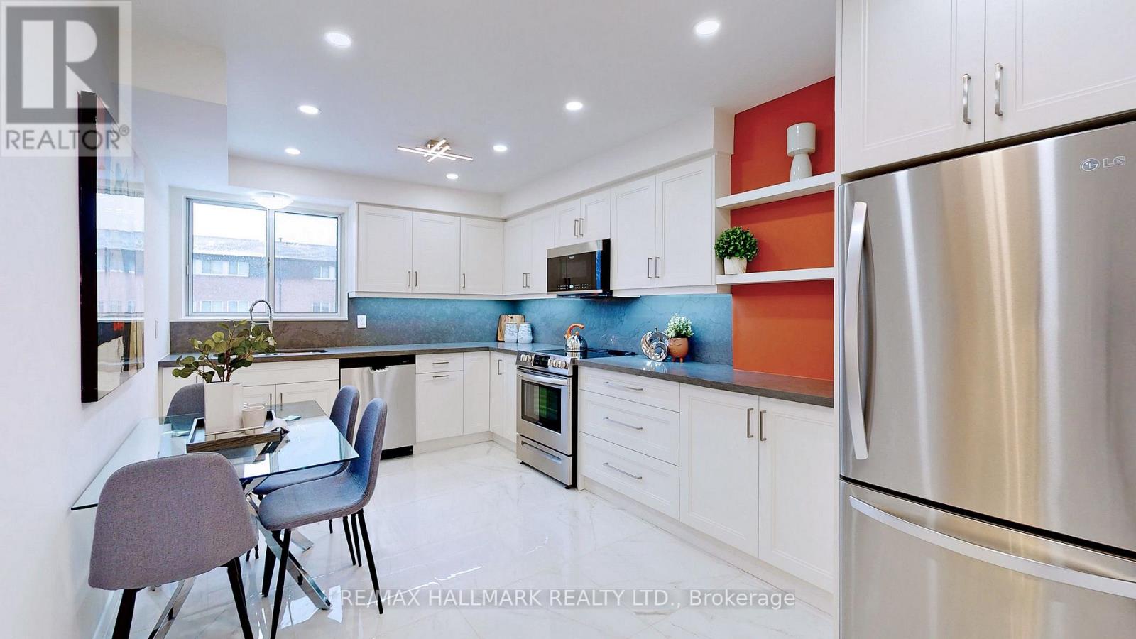 42 POPLAR CRES