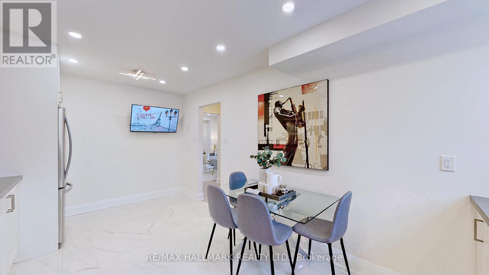 42 POPLAR CRES