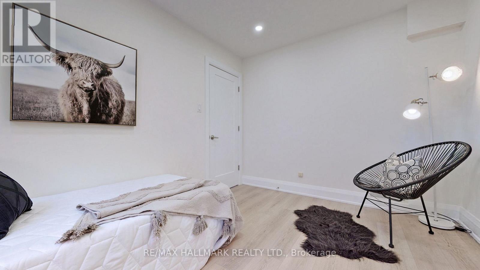 42 POPLAR CRES