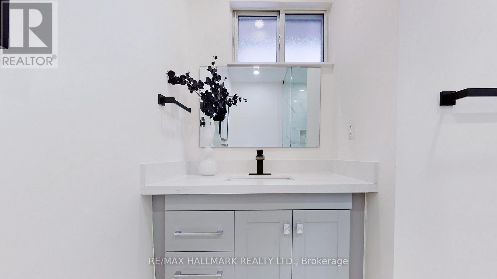 42 POPLAR CRES