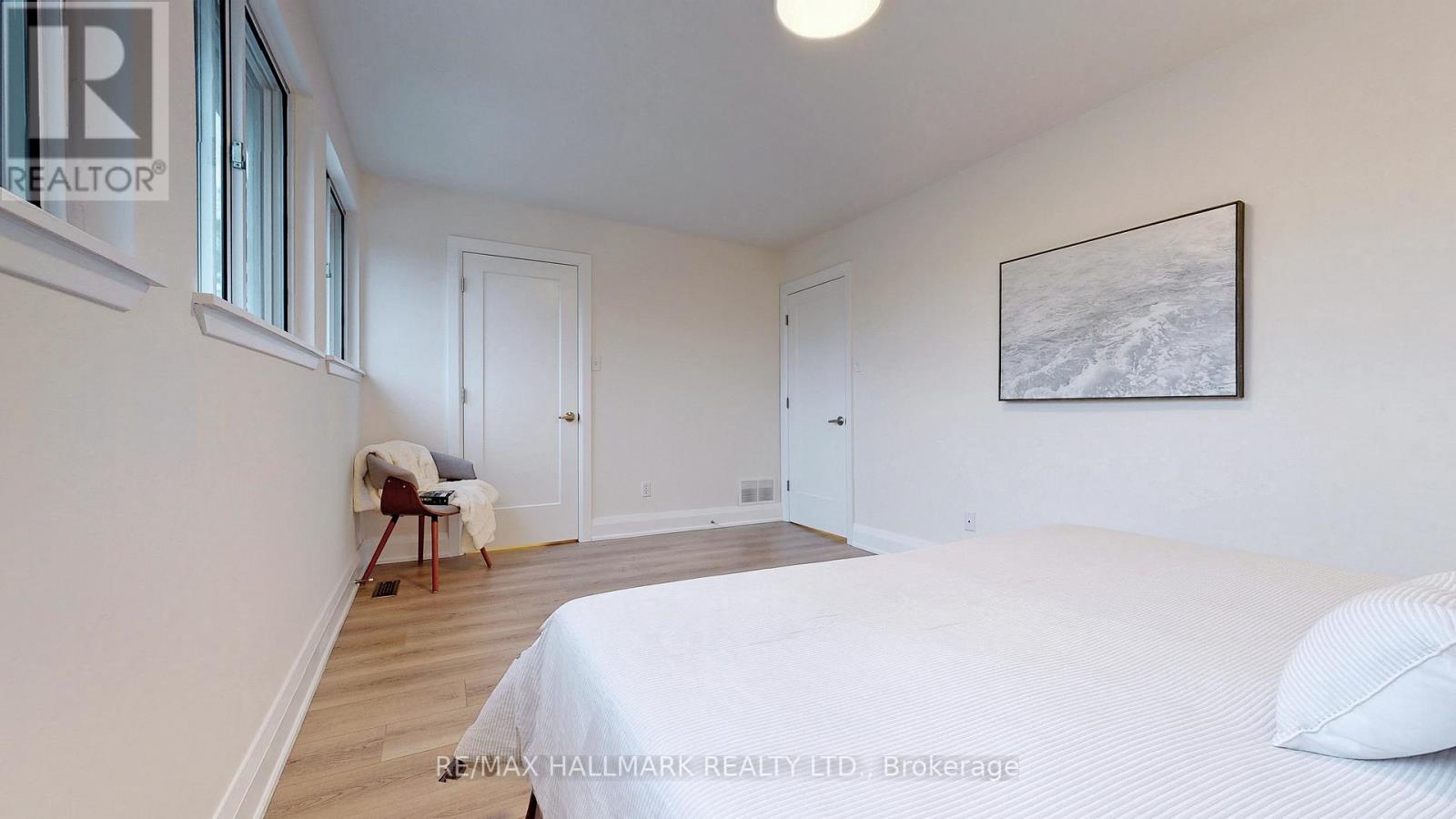 42 POPLAR CRES