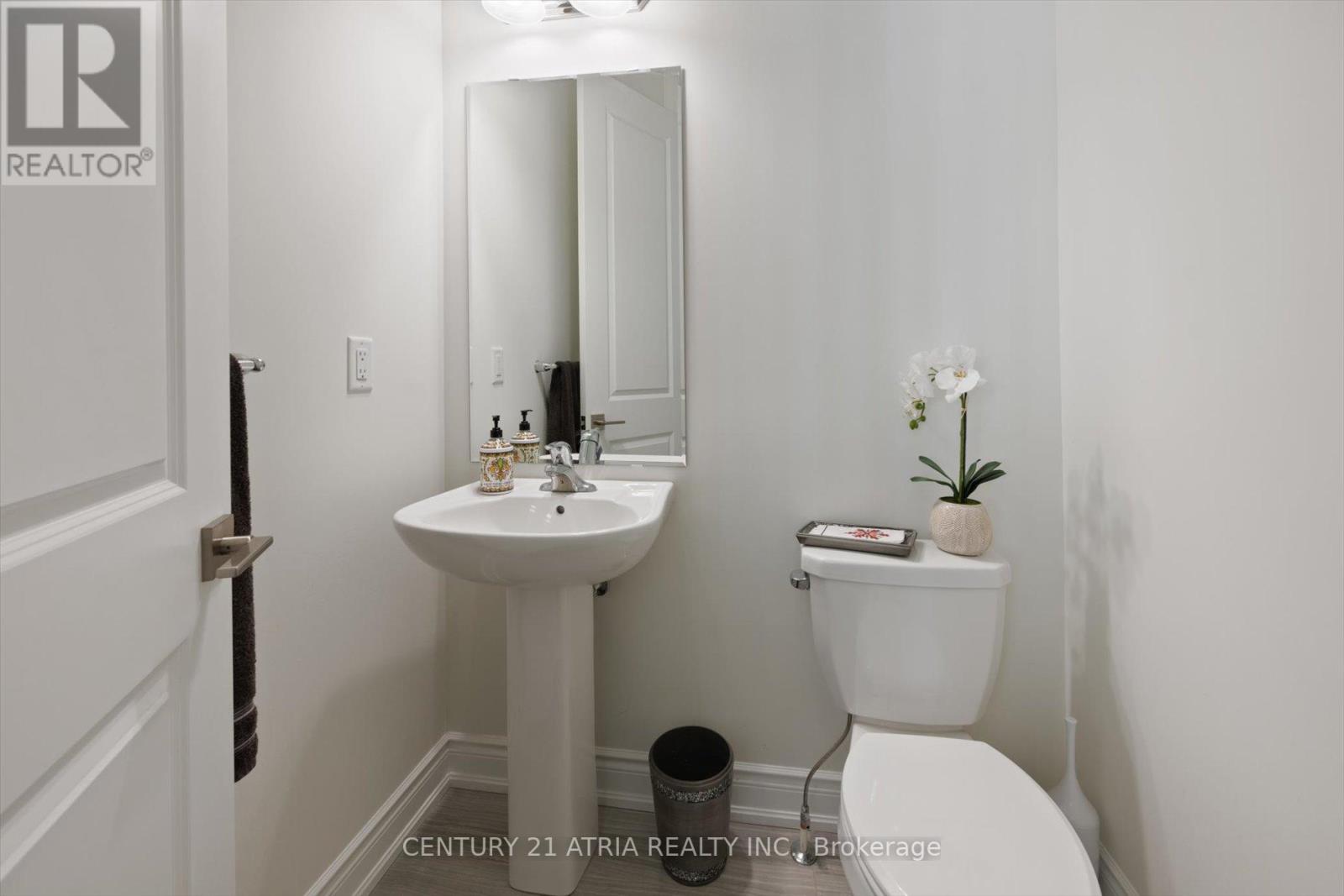 138 CHORUS CRES