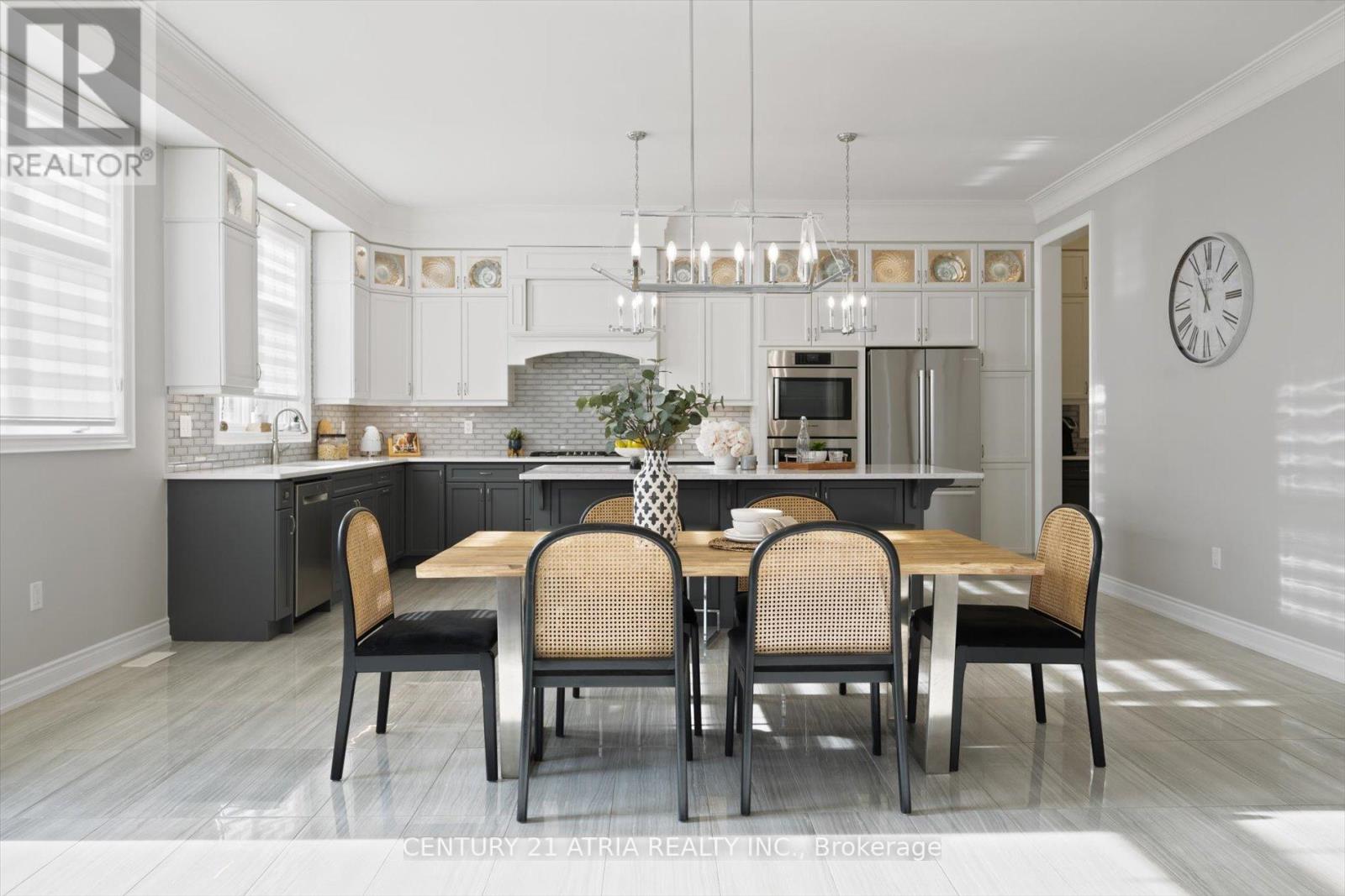 138 CHORUS CRES