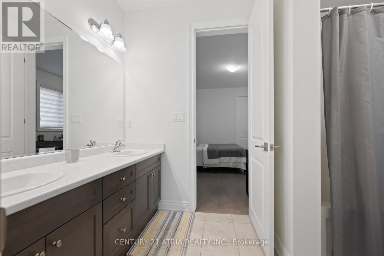138 CHORUS CRES