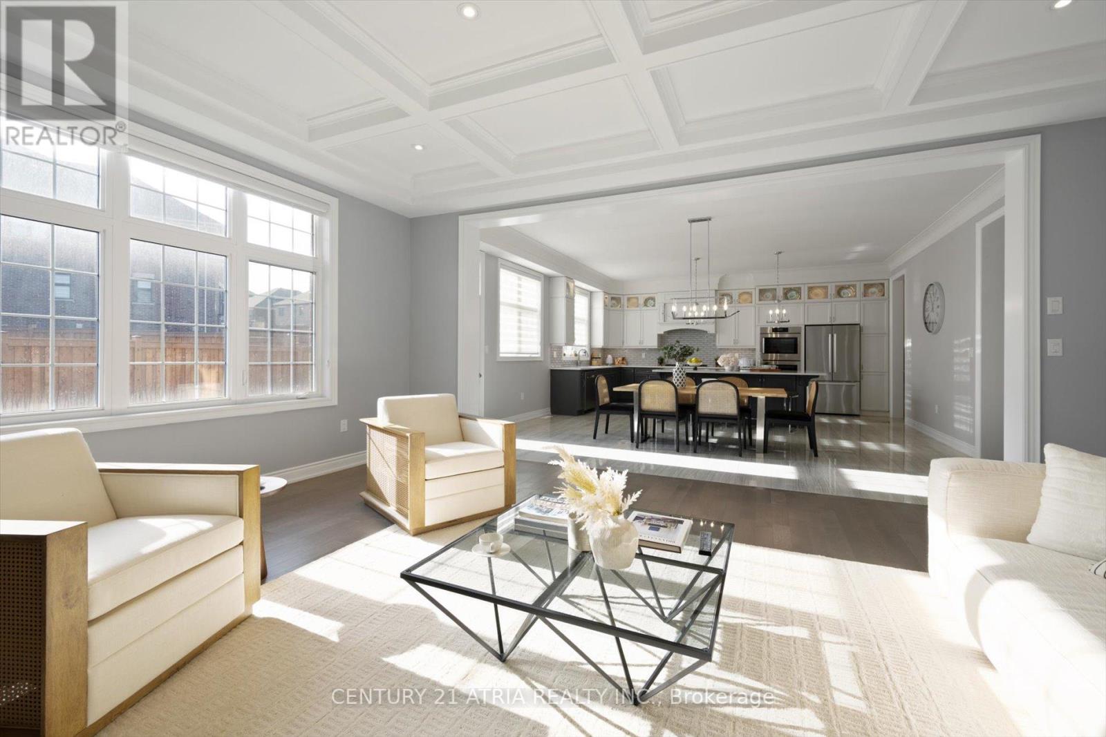 138 CHORUS CRES