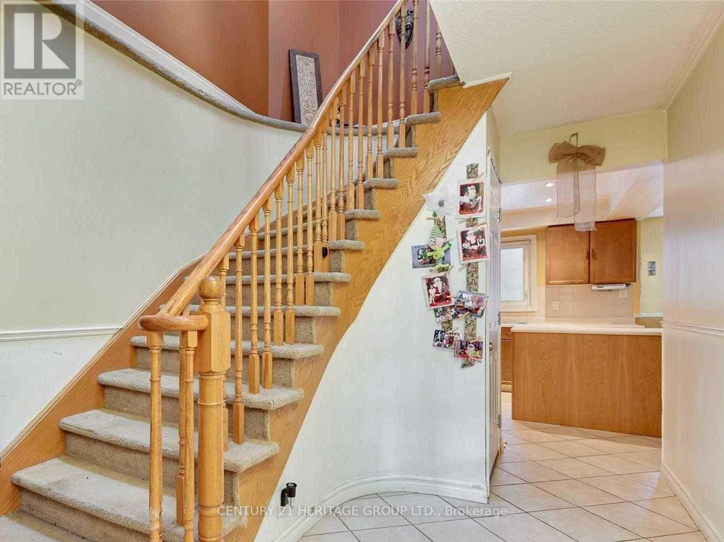 8 TOWER CRT