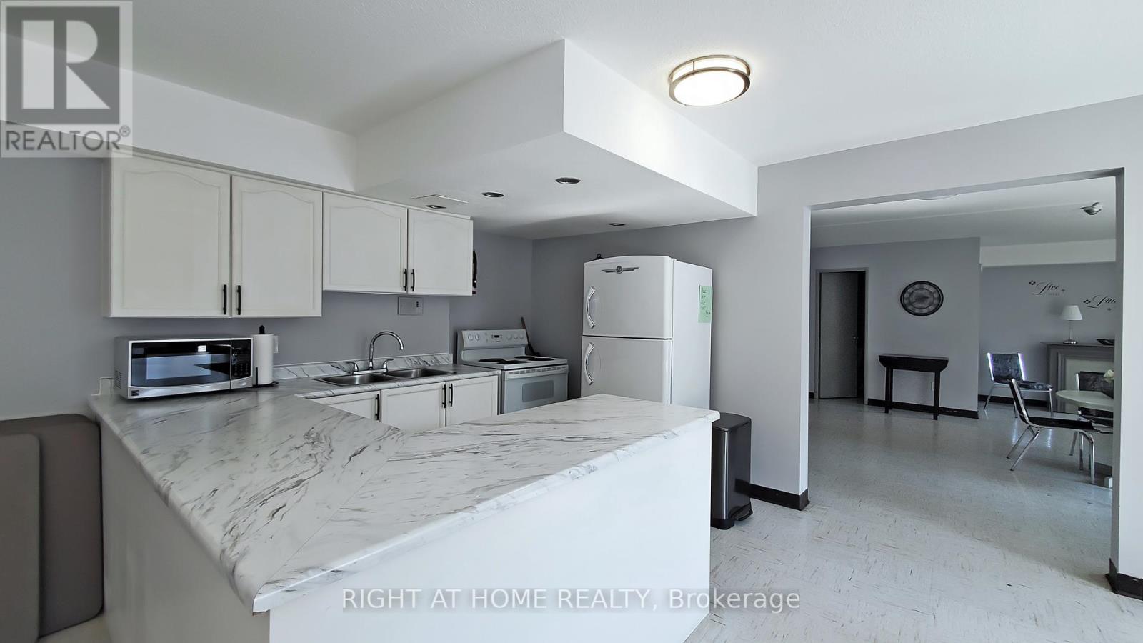 #406 -200 HOLLAND CRT, #406