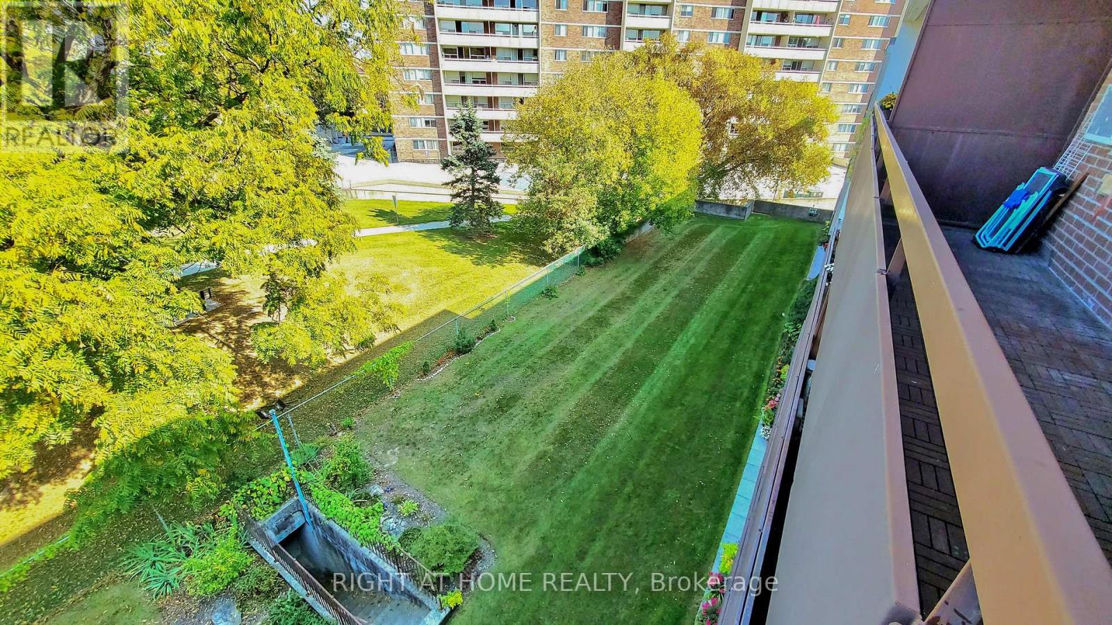 #406 -200 HOLLAND CRT, #406