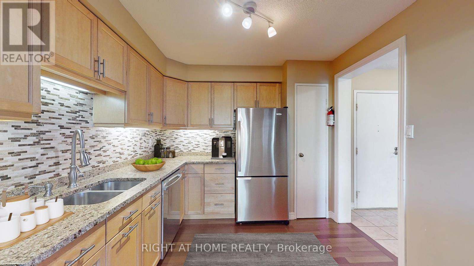 #406 -200 HOLLAND CRT, #406