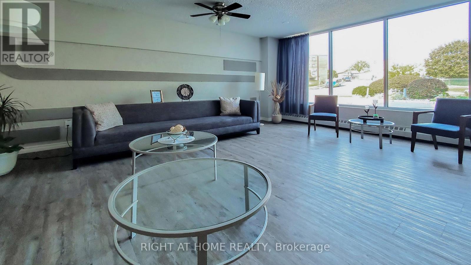 #406 -200 HOLLAND CRT, #406