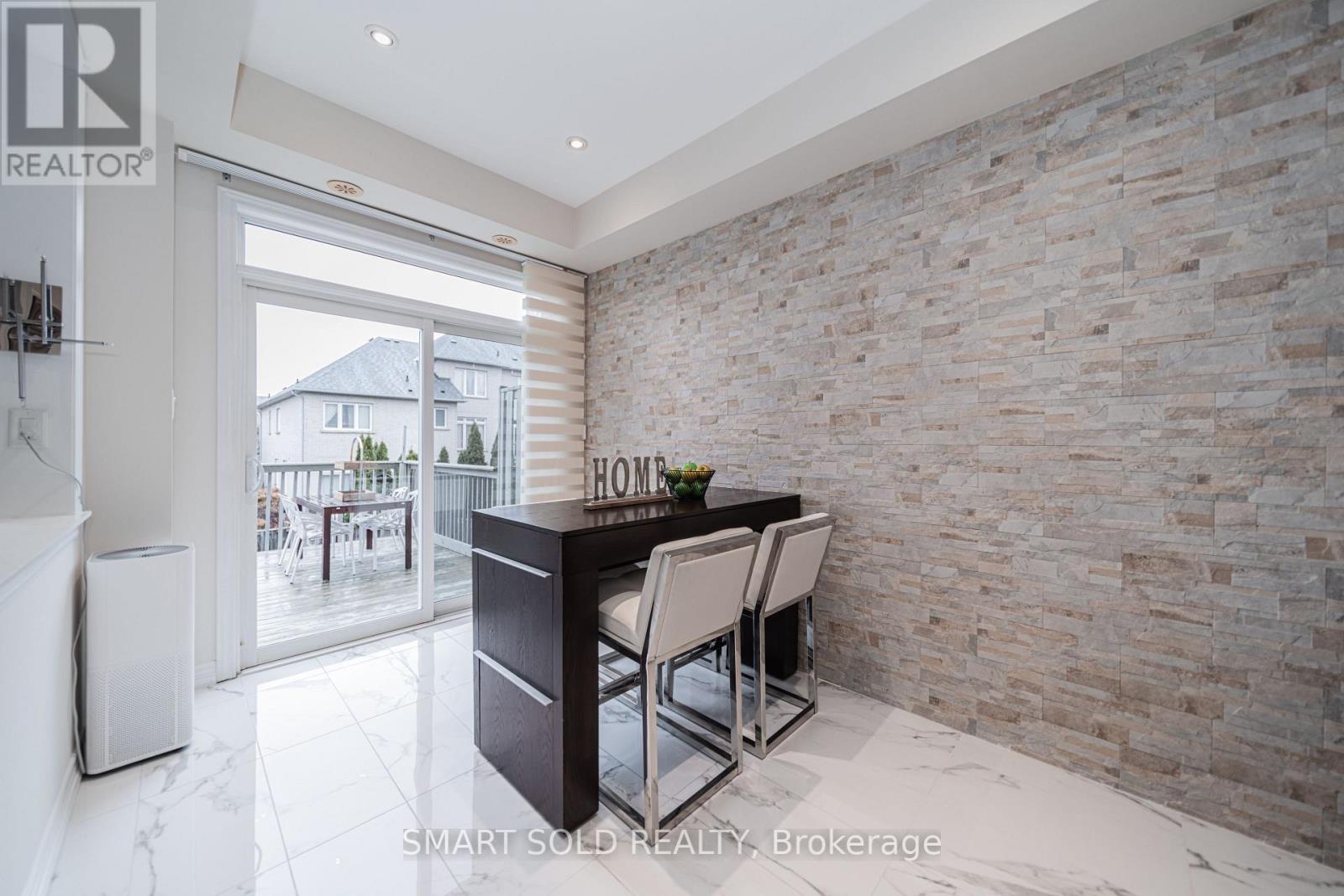 18 GEORGE KIRBY ST