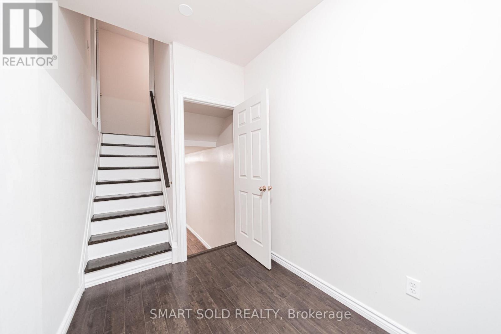 18 GEORGE KIRBY ST