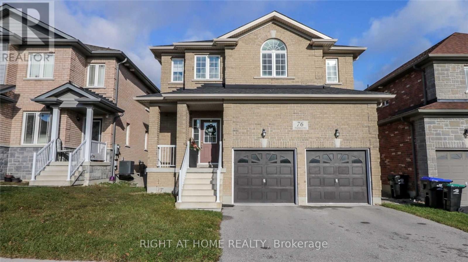 76 HOPKINS CRES