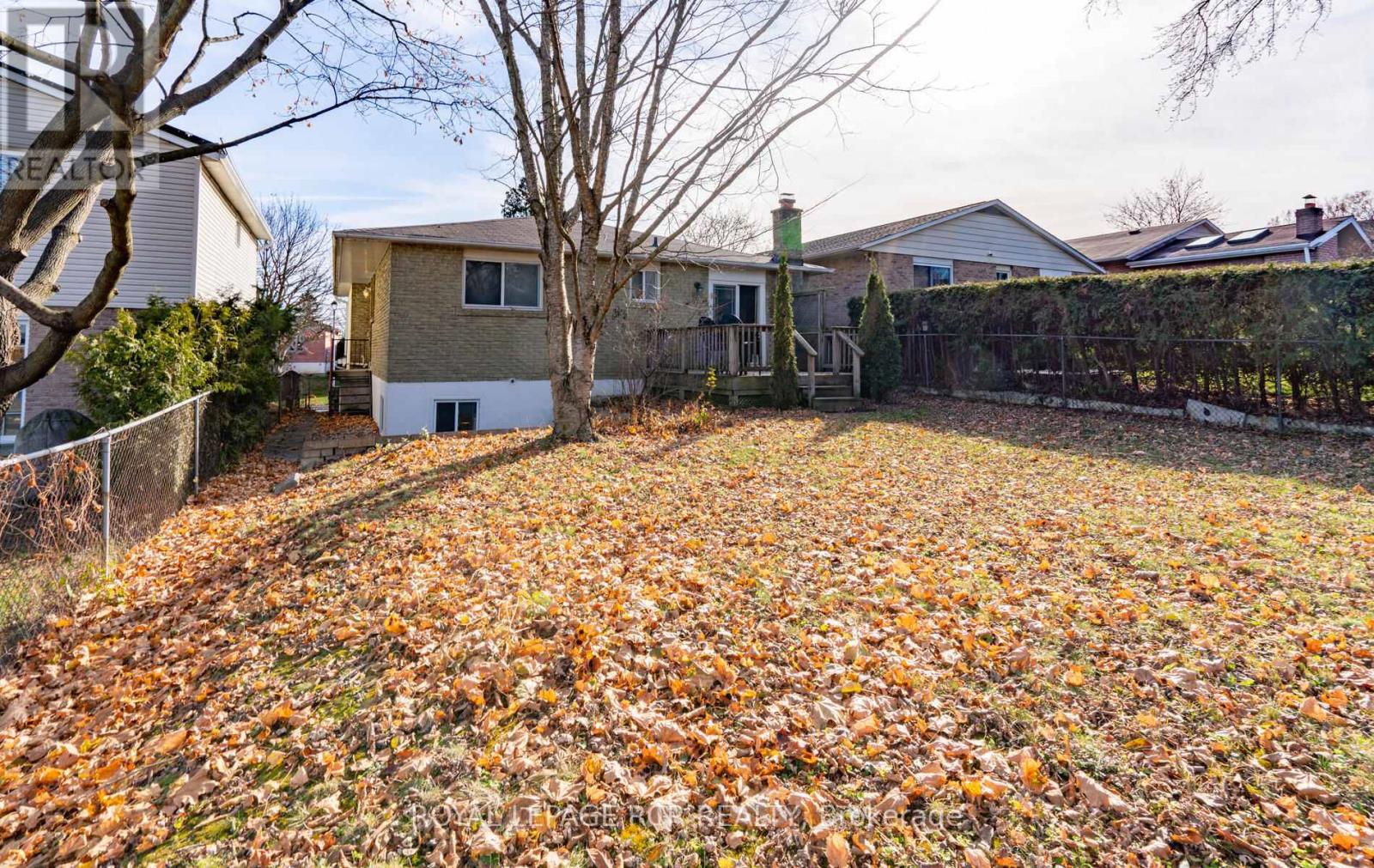 277 CURREY CRES