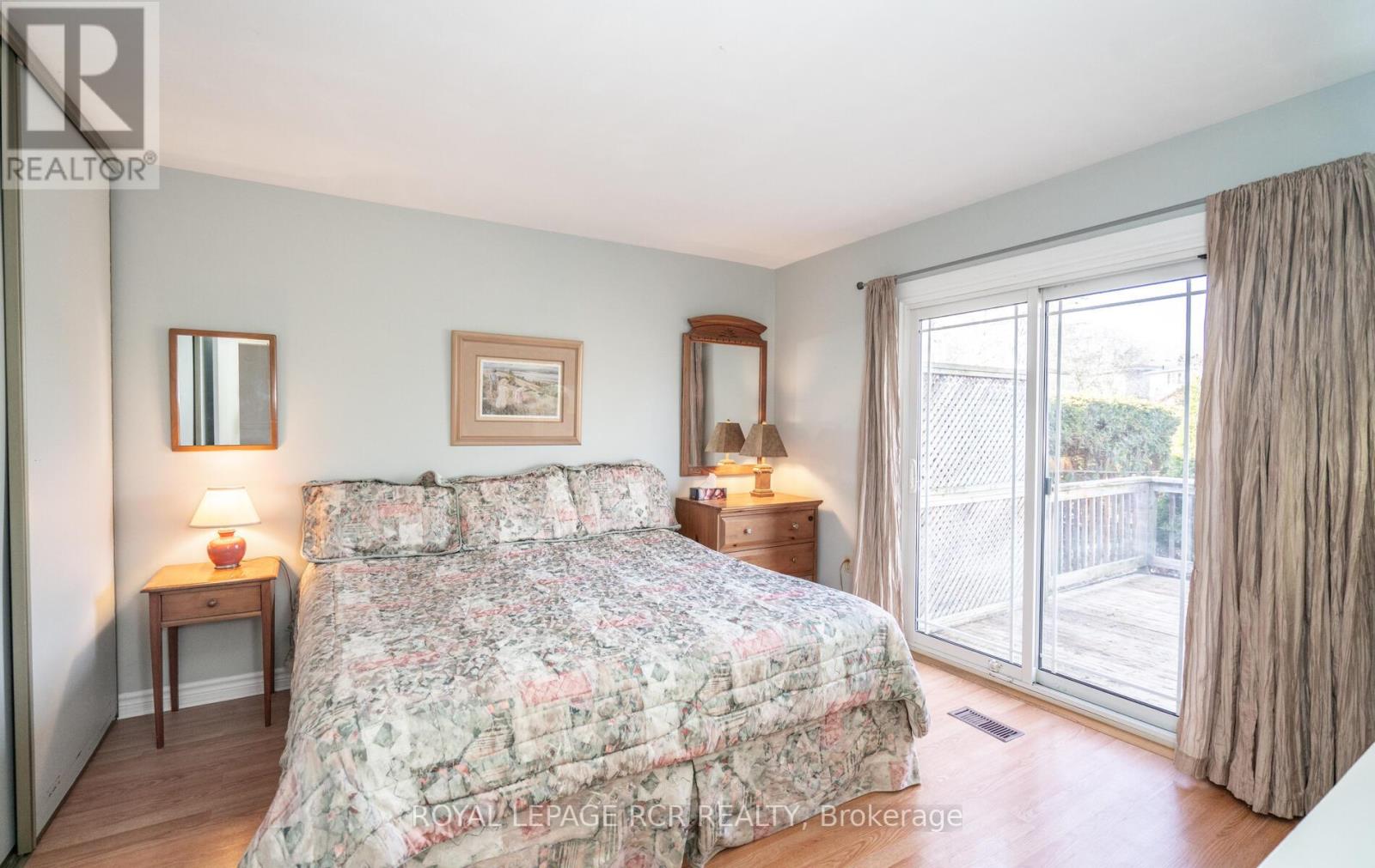 277 CURREY CRES