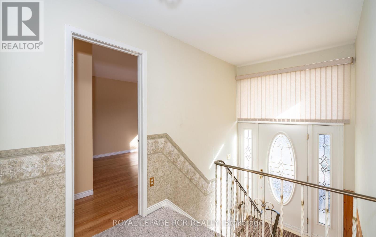 277 CURREY CRES