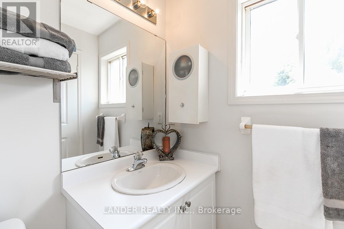 304 SILKEN LAUMANN DR