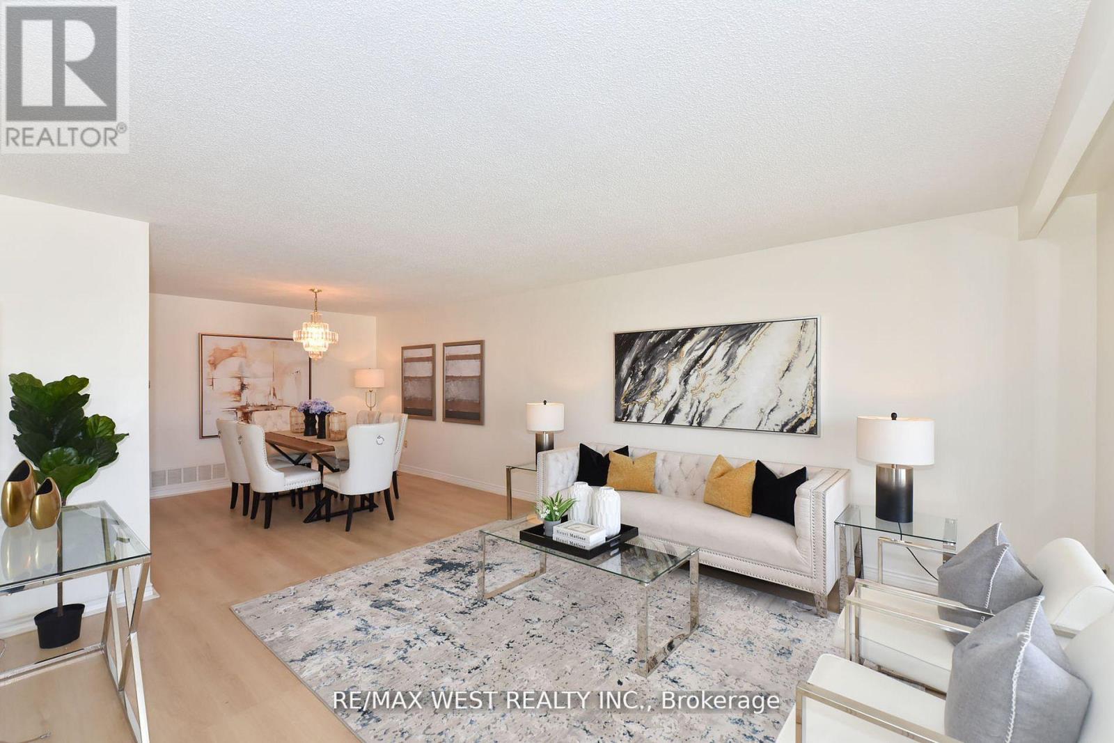 65 ASHBURN CRES