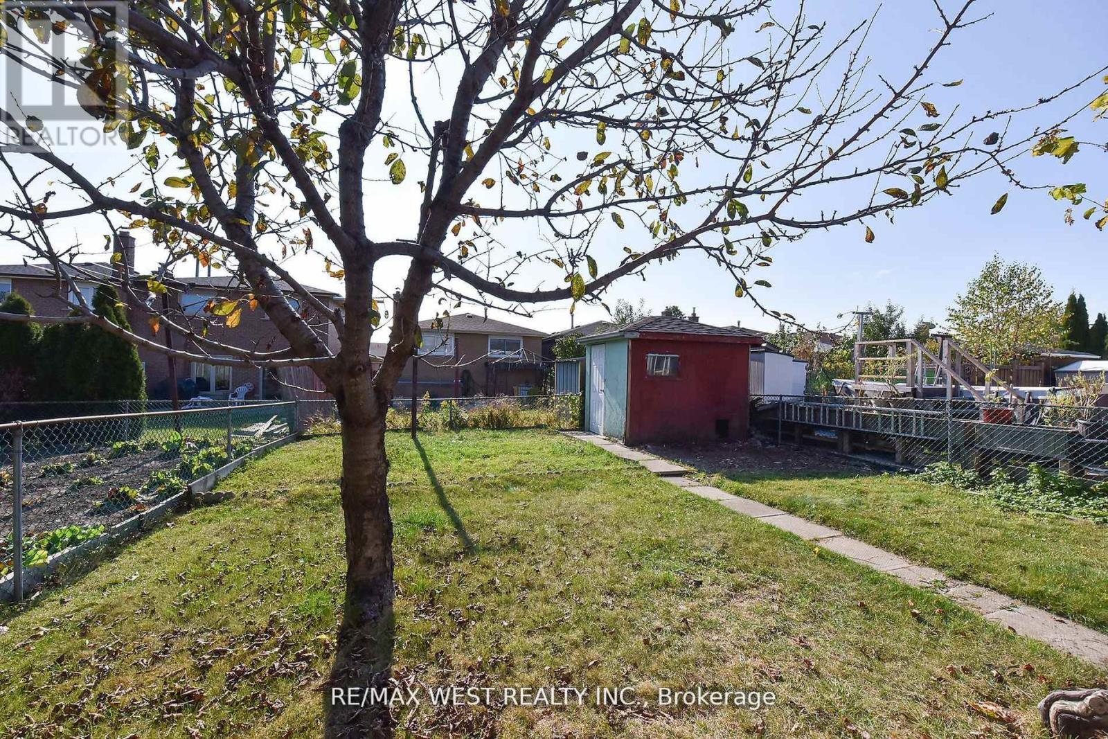 65 ASHBURN CRES
