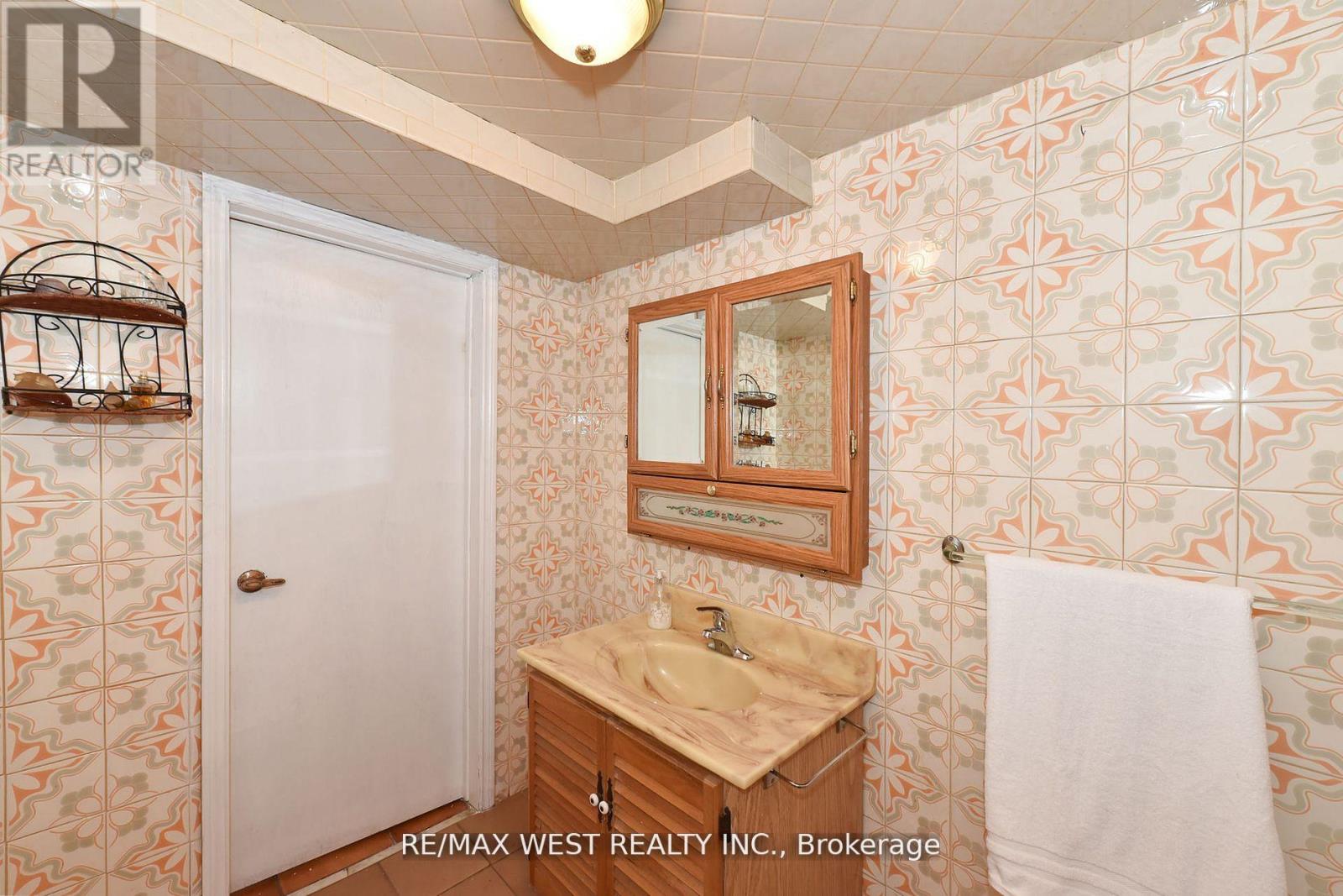65 ASHBURN CRES