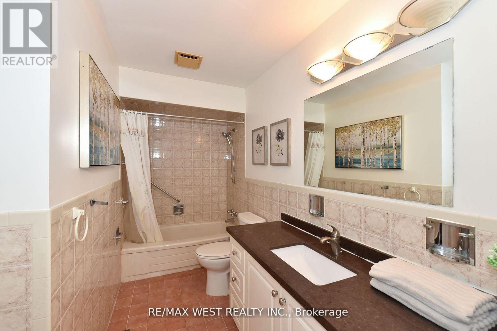 65 ASHBURN CRES