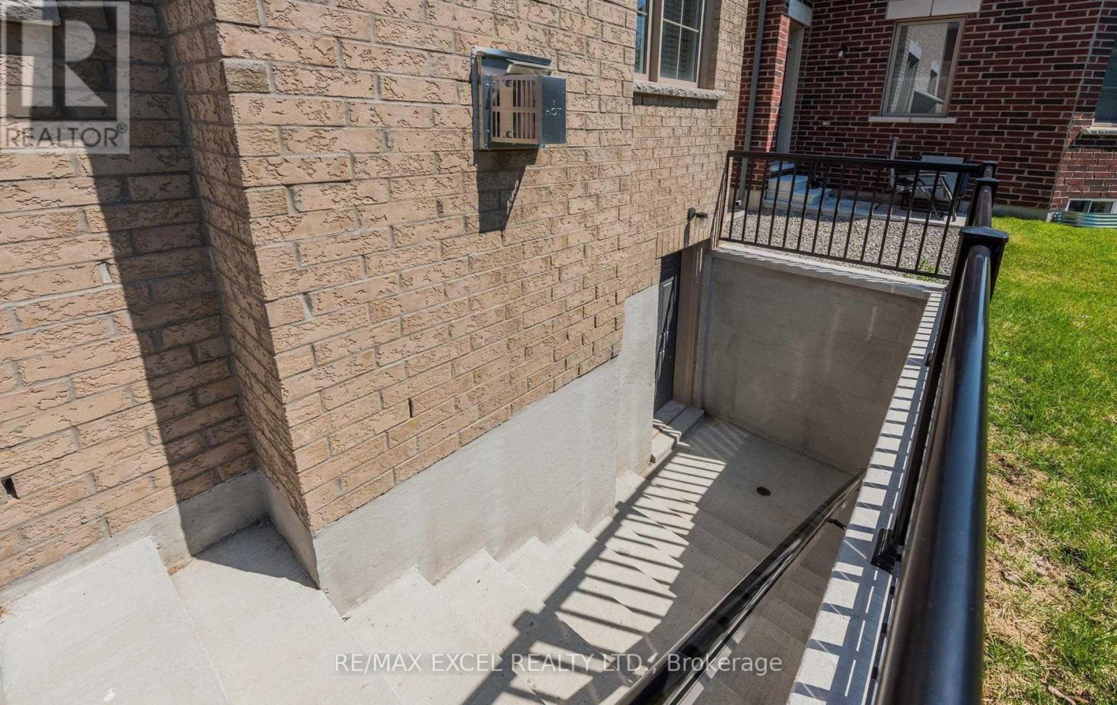 #BSMT -585 MCGREGOR FARM TR, #Bsmt