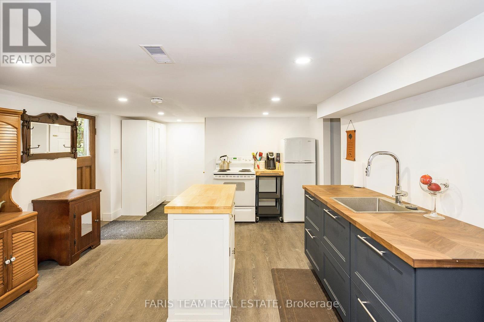 19 GEORGE ST