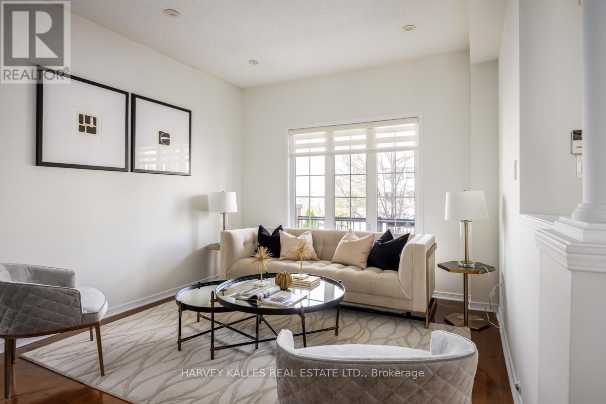137 OLD COLONY RD