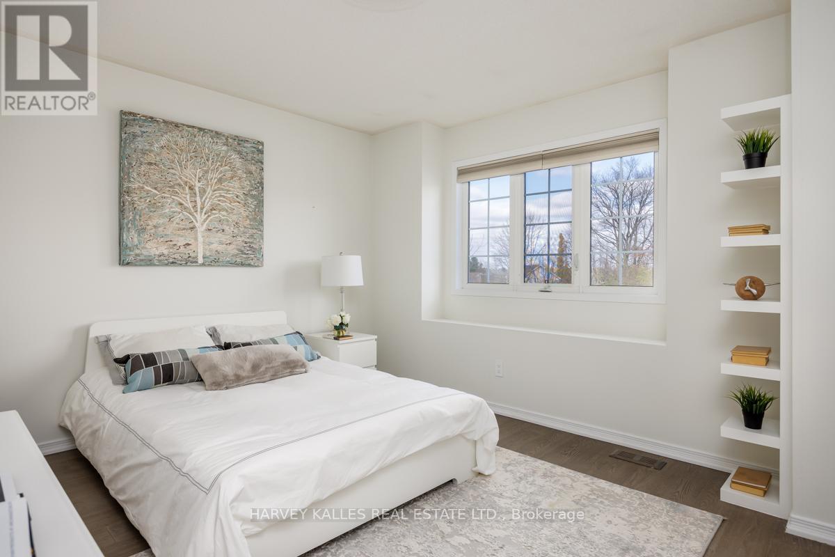 137 OLD COLONY RD
