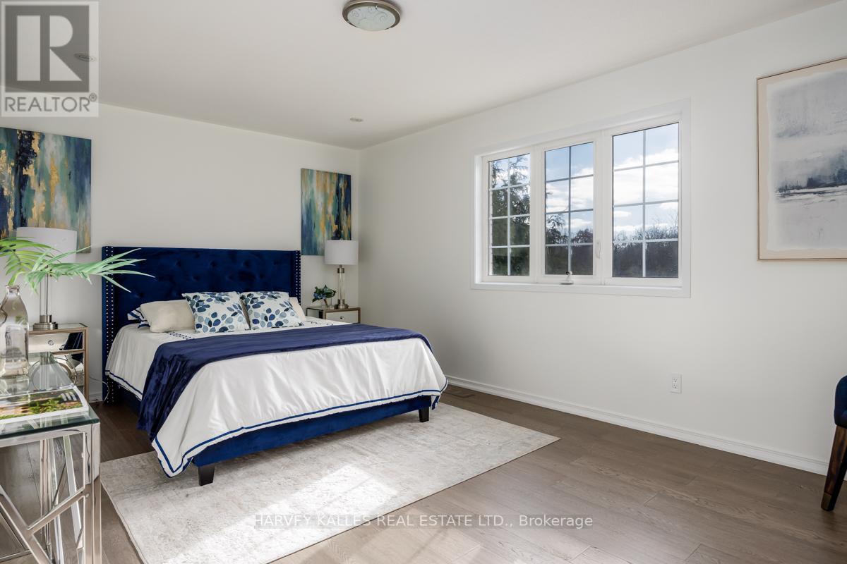137 OLD COLONY RD