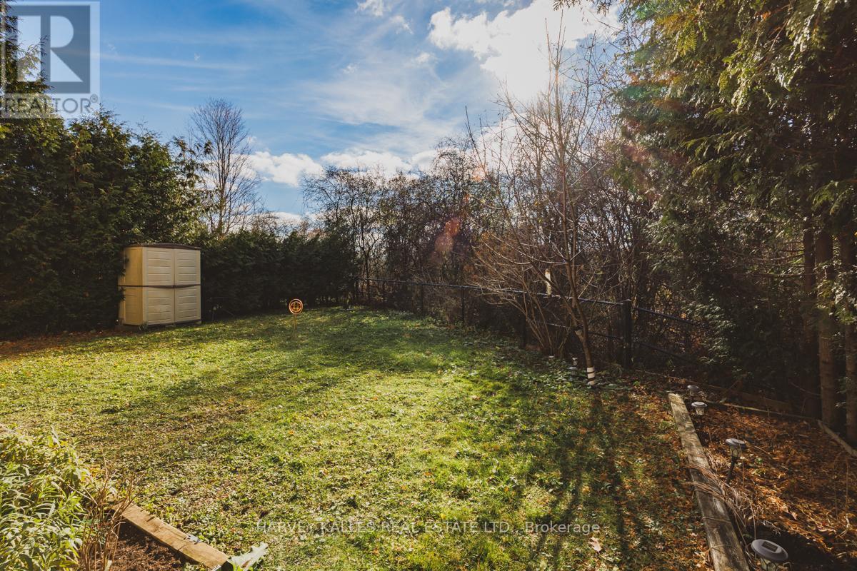137 OLD COLONY RD