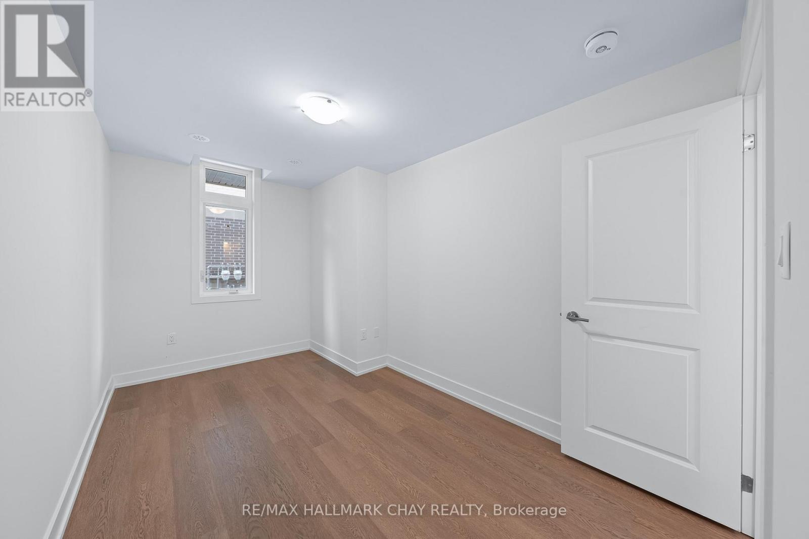 #16 -6 SAYERS LANE, #16