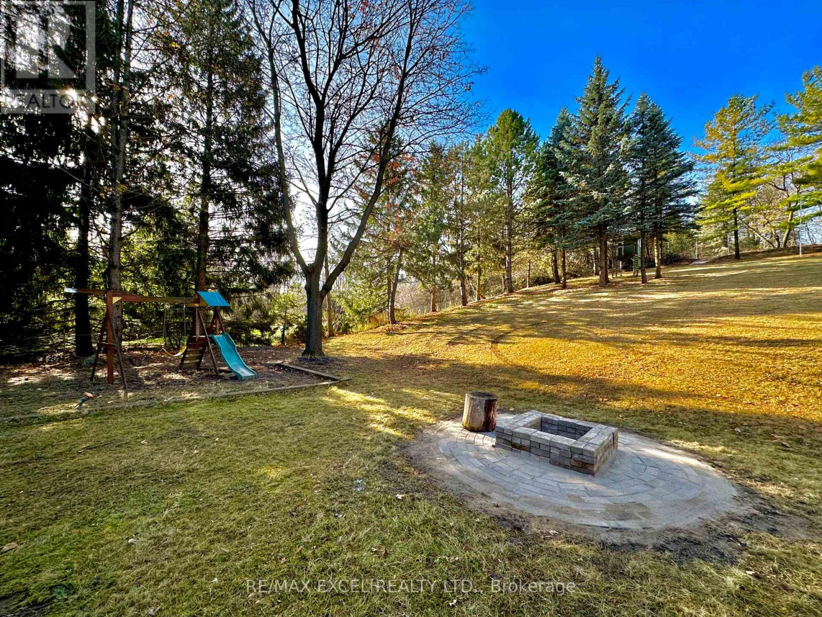 8 BLUE GRASS DR