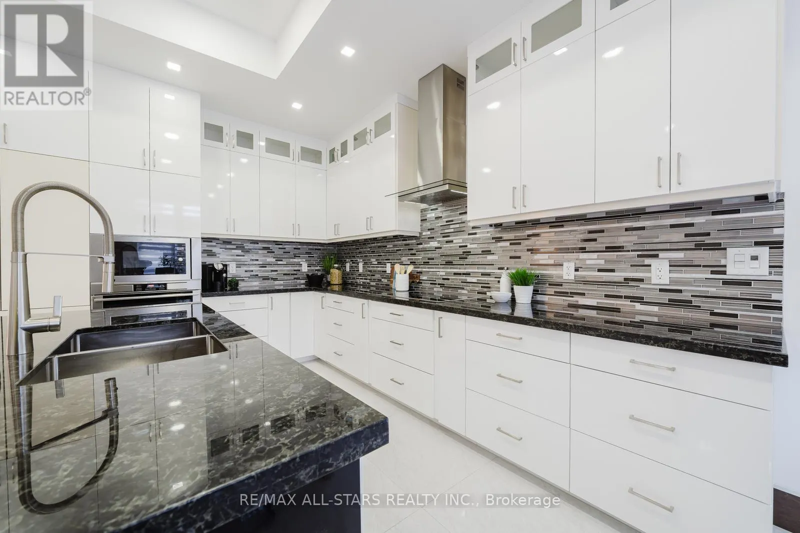 26 LANCER DRIVE