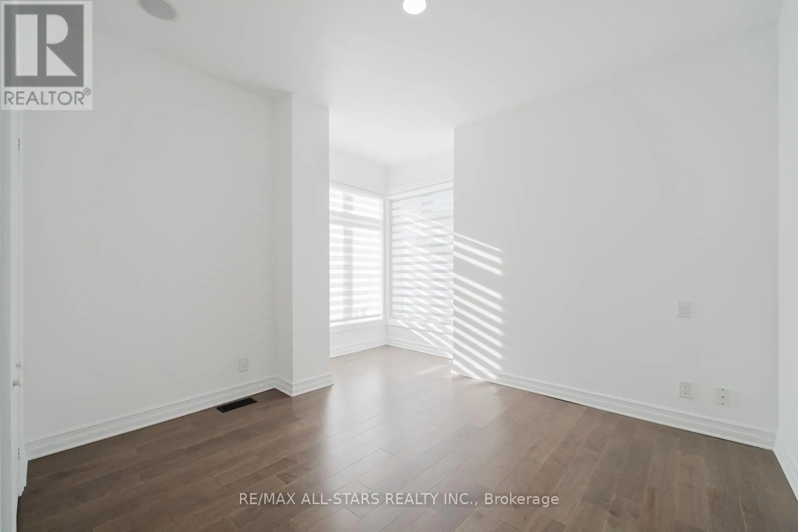 26 LANCER DRIVE
