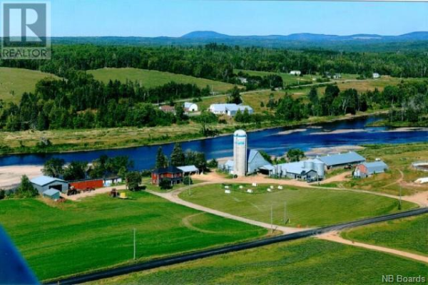 2653 Route 390, Saint Almo
