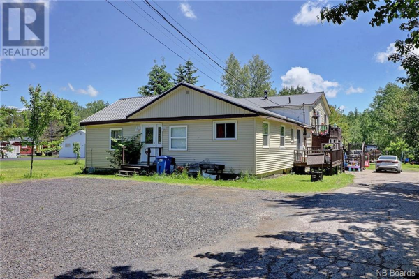 1050 Pleasant Drive, Minto