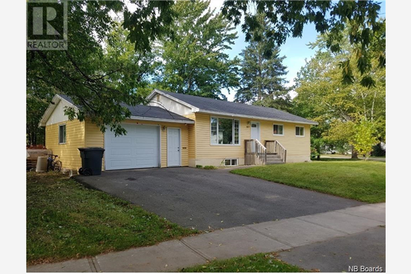 227 Leeds Drive, Fredericton