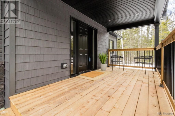 33 Peabody Road, Rusagonis