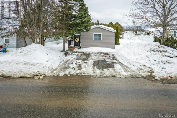 11 Tamarack Drive, Lincoln