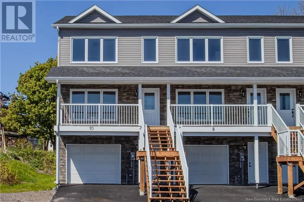 8 Rockingstone Drive