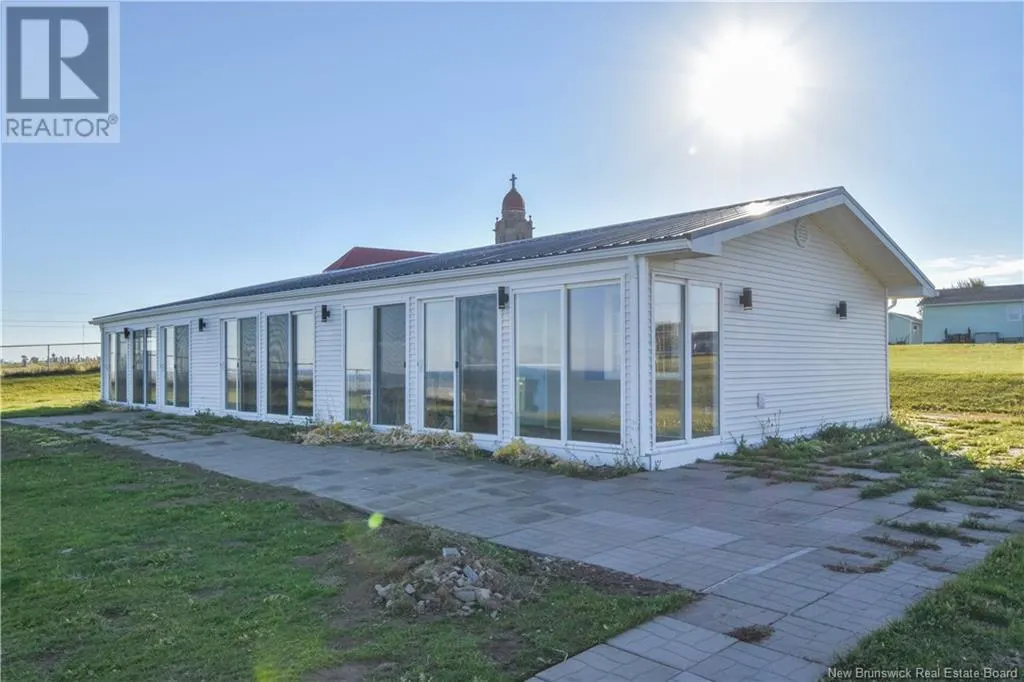 40 Portuaire Avenue