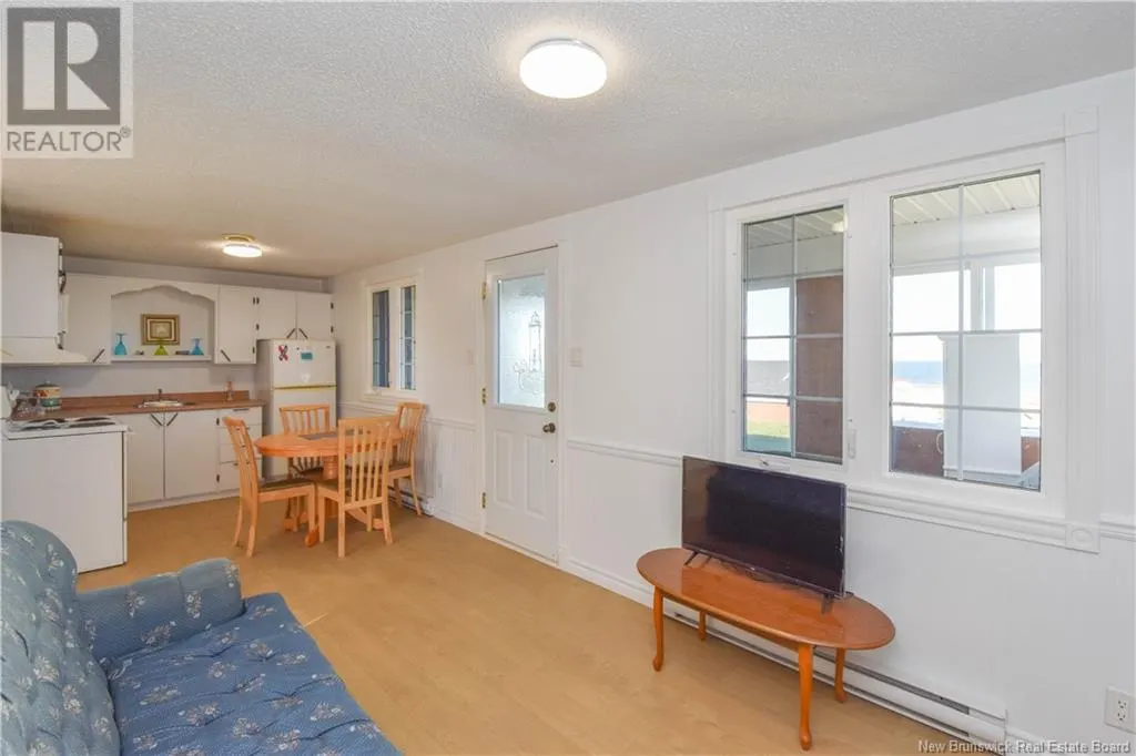 40 Portuaire Avenue