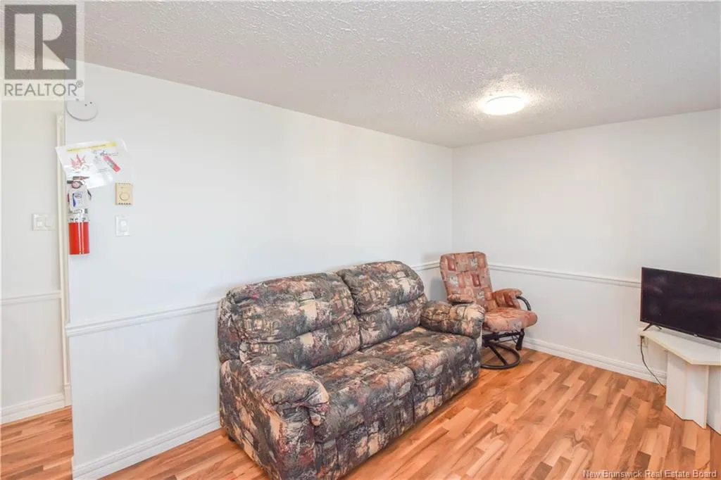 40 Portuaire Avenue