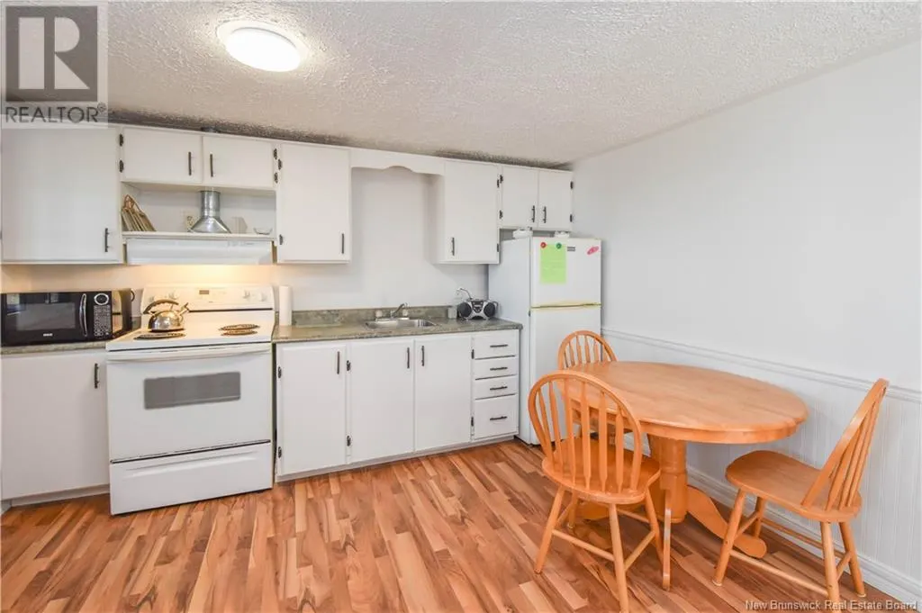 40 Portuaire Avenue