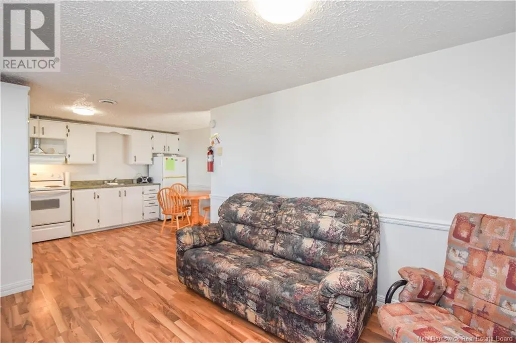 40 Portuaire Avenue