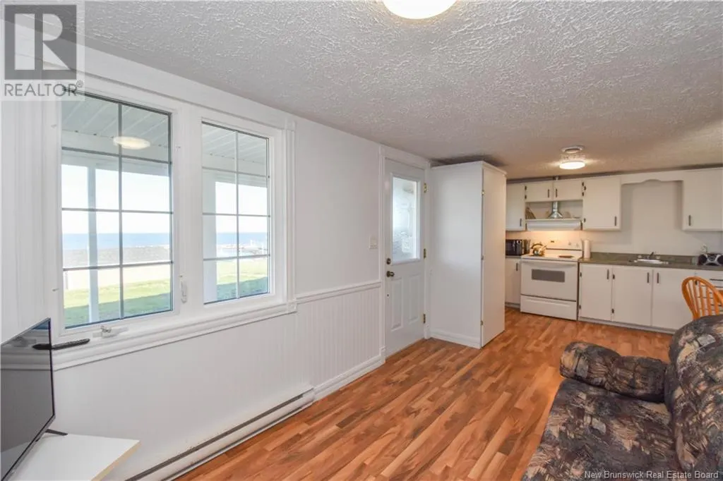 40 Portuaire Avenue