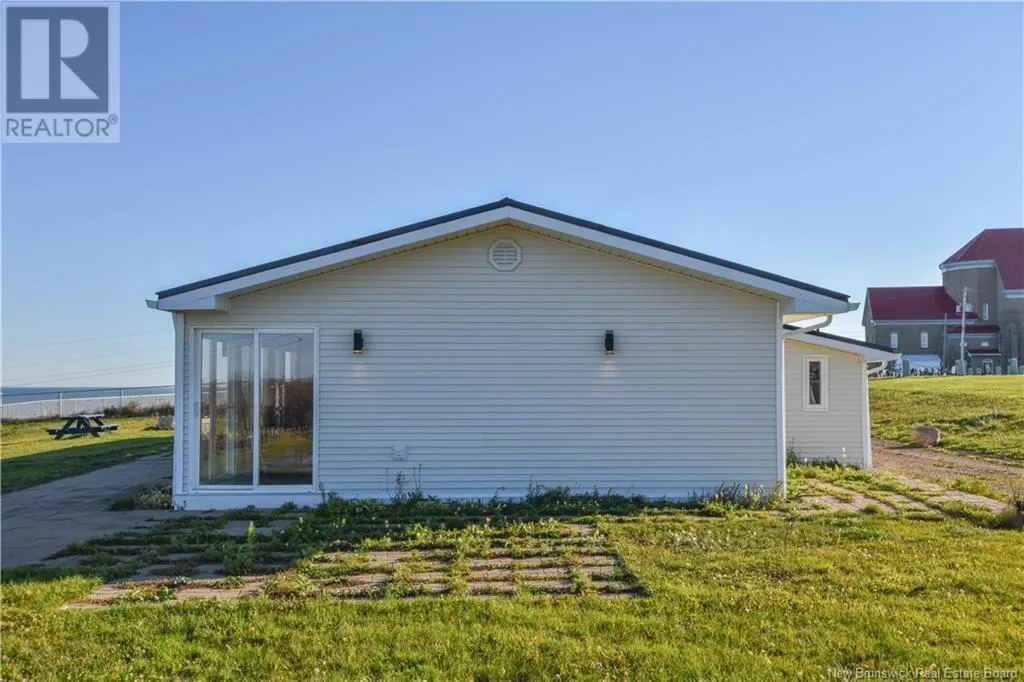 40 Portuaire Avenue