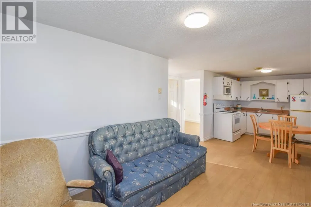 40 Portuaire Avenue
